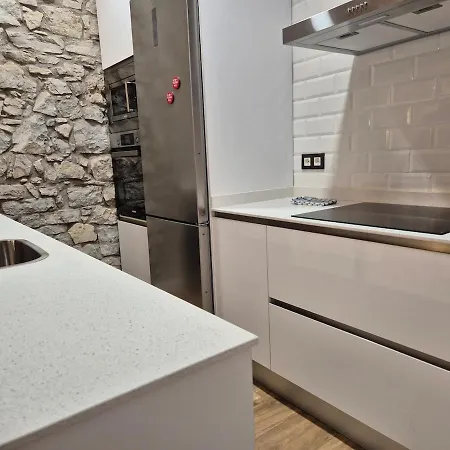 R2R - Apartamentos En El Centro De Gijon - 119E1 * Gijon